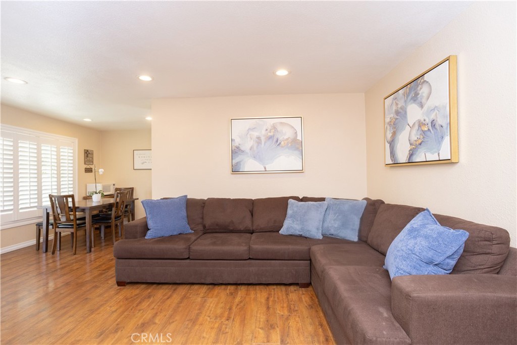 1105 W Ash