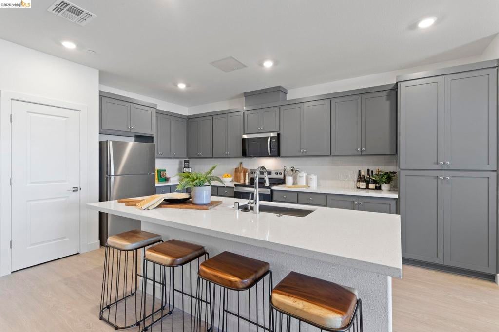 500 Somi CT Ct 209, Hayward CA 94544