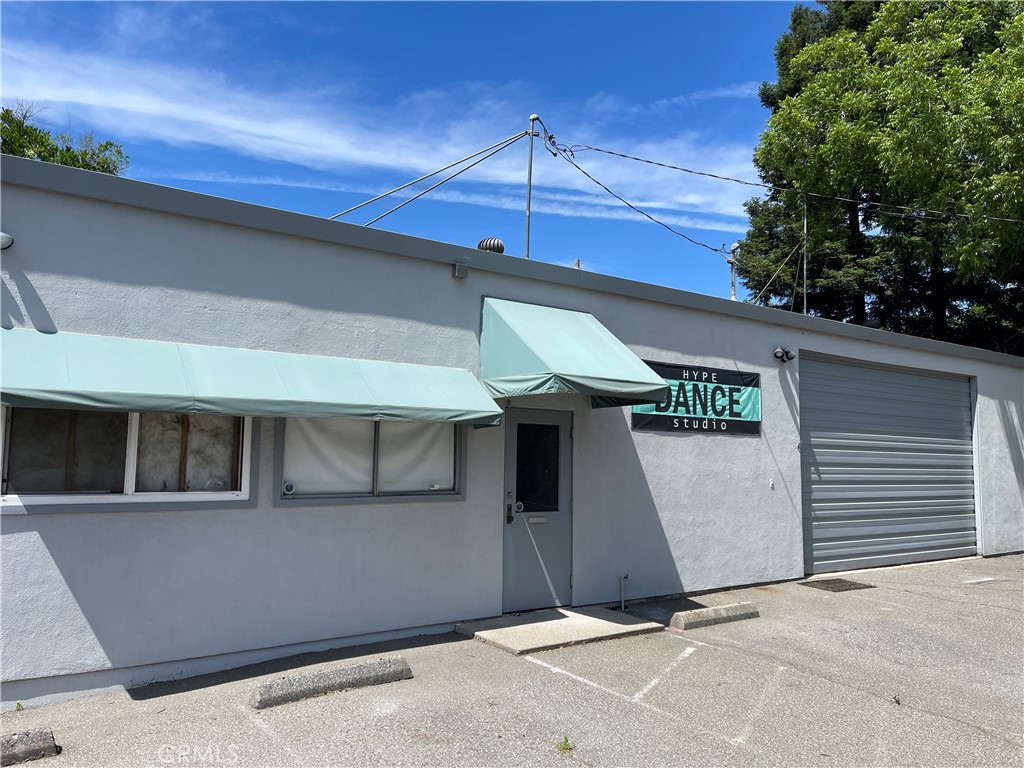 This warehouse if currently set up as a dance studio, however can easily be converted back to just office and warehouse. Unit consists of one roll up and one mandoor, warehouse, one large office, one smaller office, and restroom. Conveniently located in Central Chico!