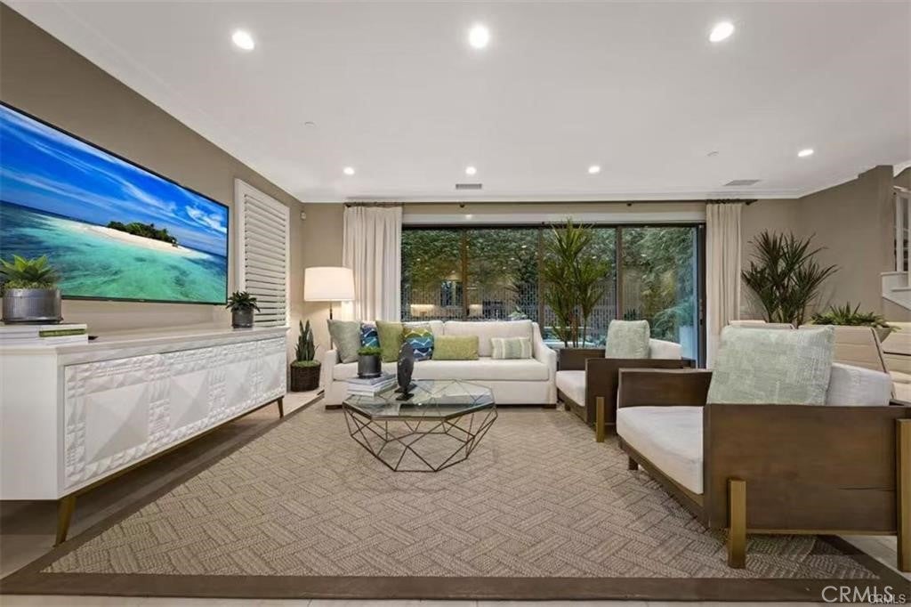 166 Villa Ridge