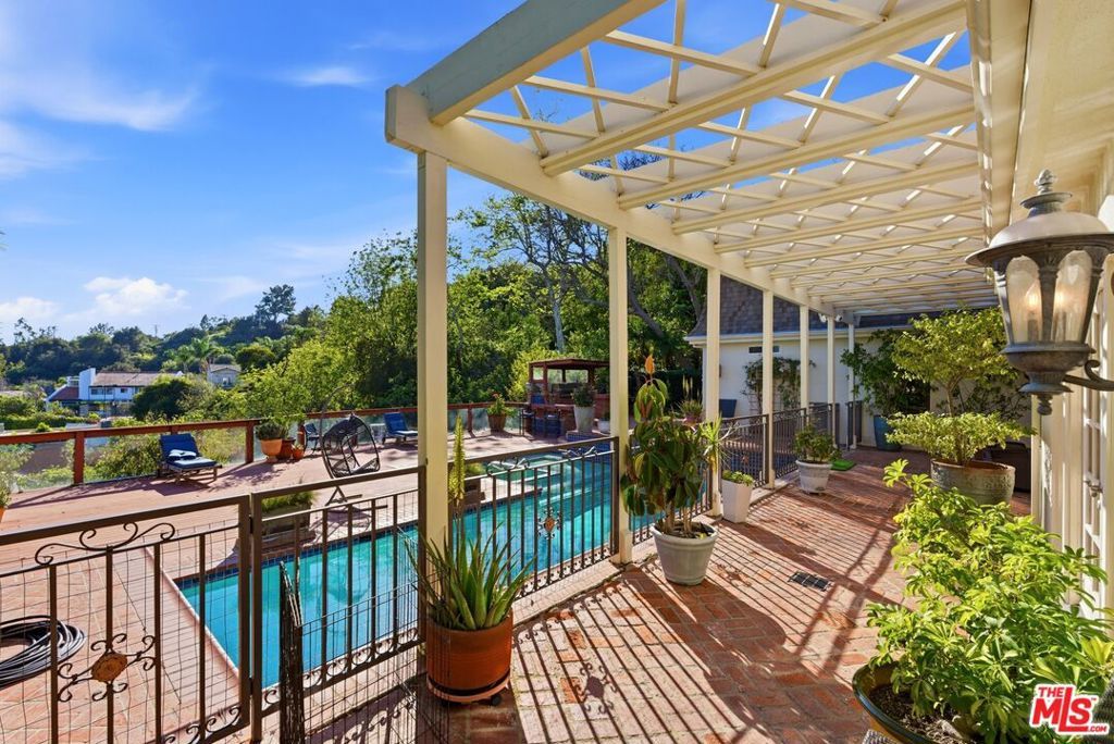 Photo of 9820 Gloucester Drive, Beverly Hills, CA 90210 (MLS # 26668747)
