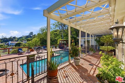 Photo of 9820 Gloucester Drive, Beverly Hills, CA 90210 (MLS # 26668747)