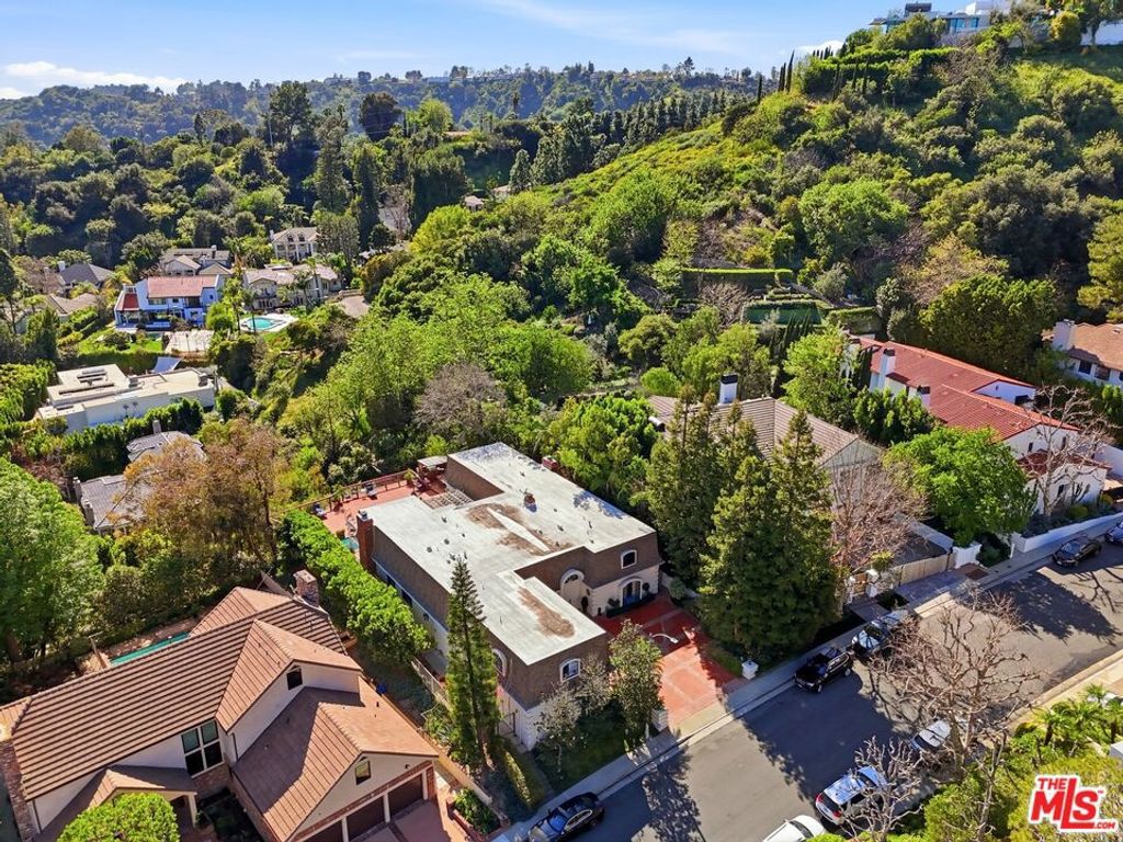 Photo of 9820 Gloucester Drive, Beverly Hills, CA 90210 (MLS # 26668747)