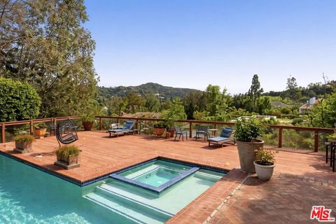 Photo of 9820 Gloucester Drive, Beverly Hills, CA 90210 (MLS # 26668747)