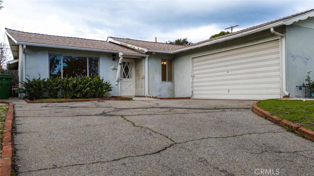 9825 Tujunga Canyon Place