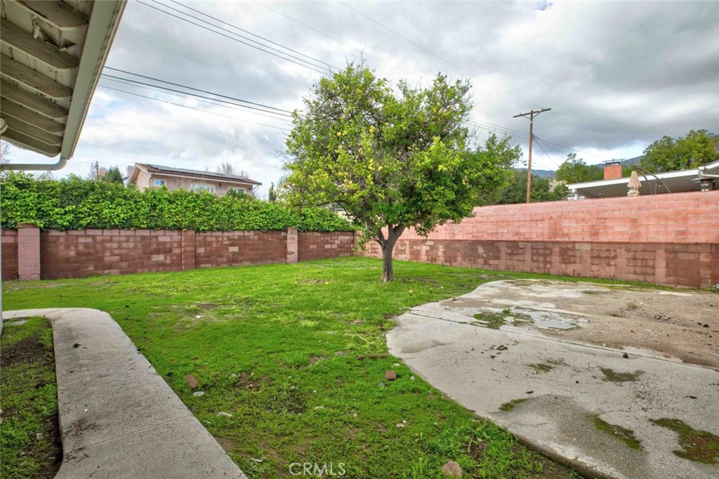 9825 Tujunga Canyon Place