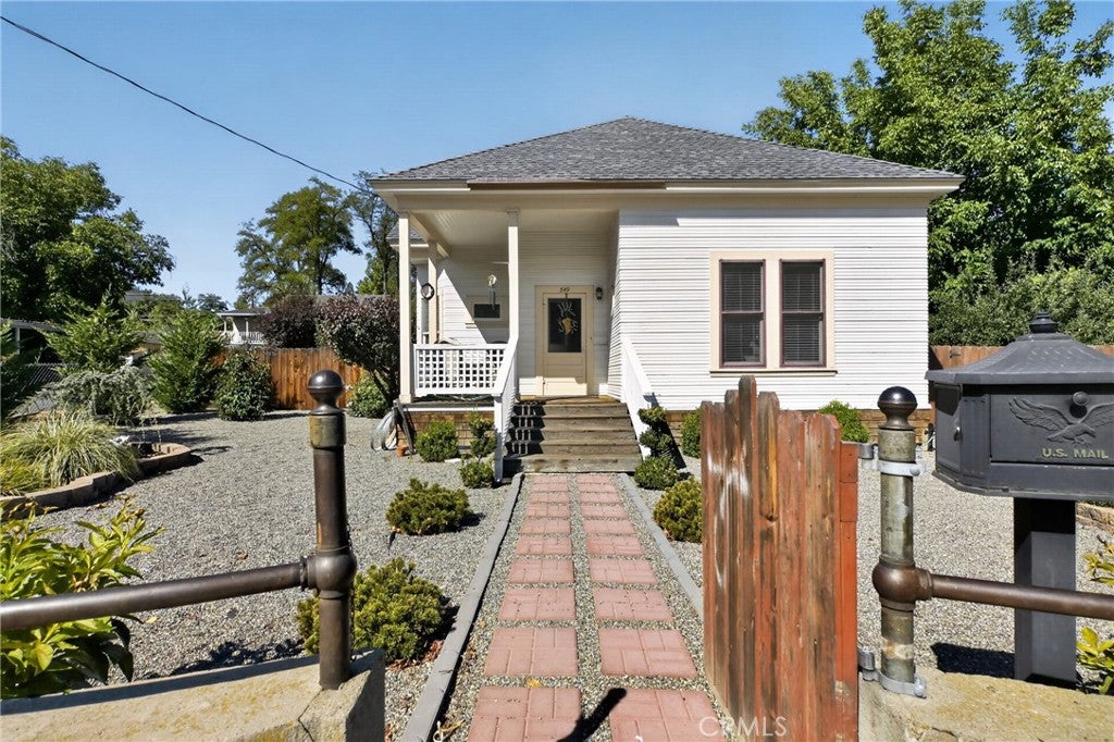 349 N Oregon Street