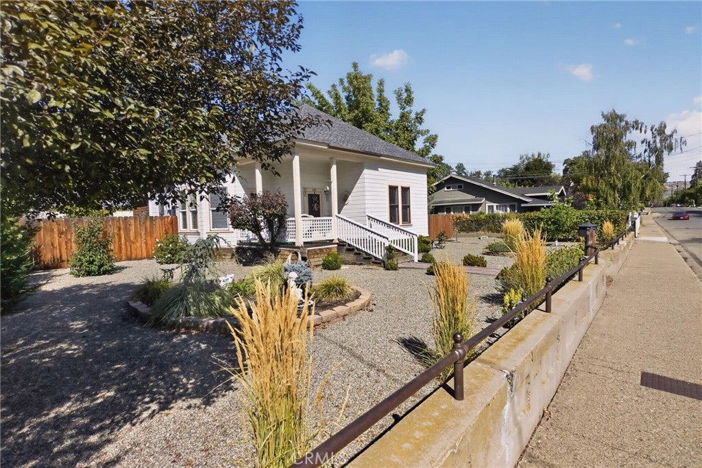 349 N Oregon Street