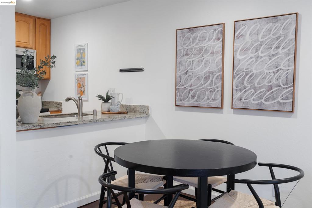 OUTER ROCKRIDGE - Residential