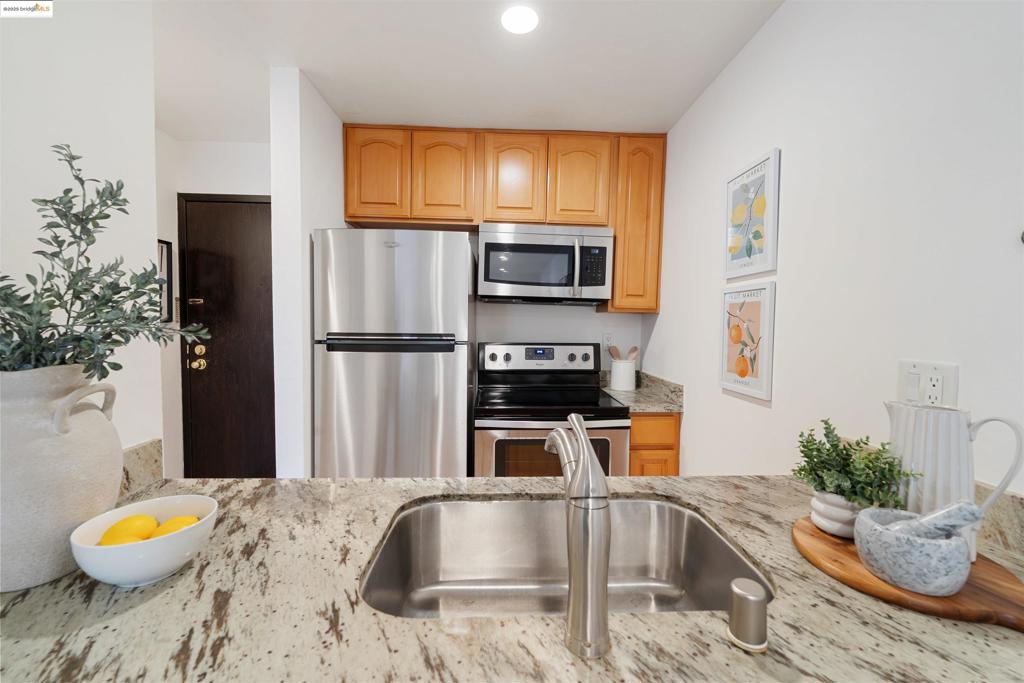 OUTER ROCKRIDGE - Residential