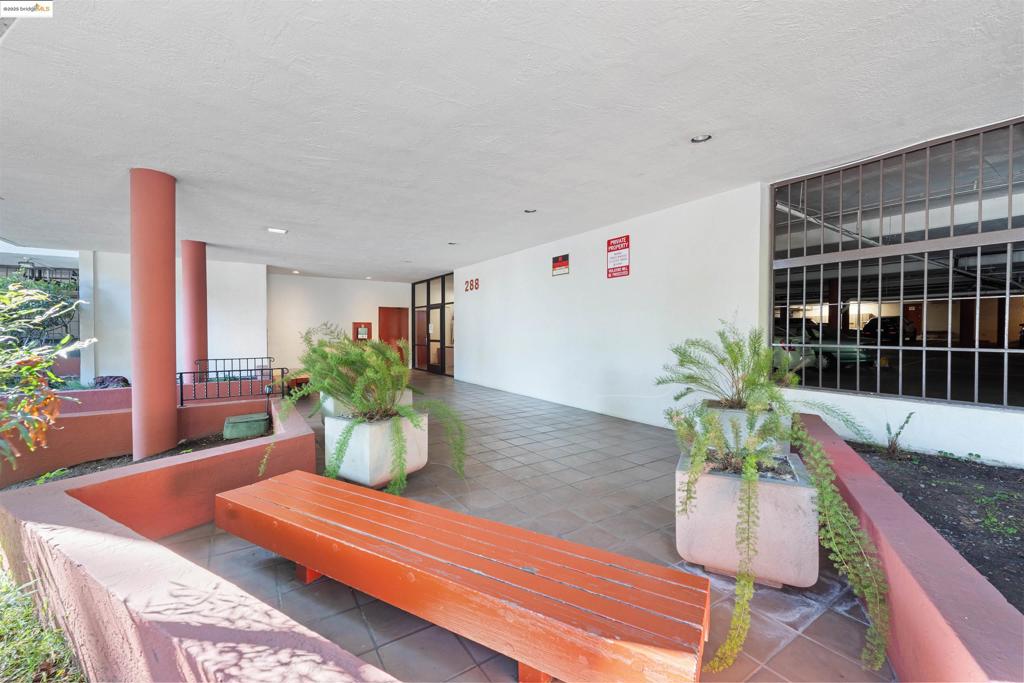 OUTER ROCKRIDGE - Residential