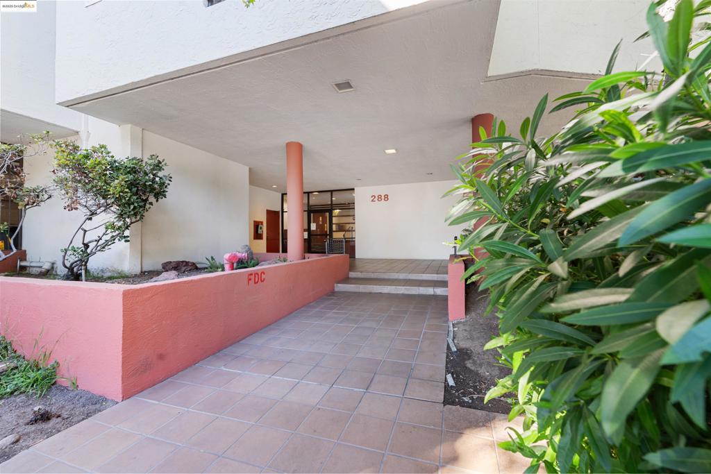 OUTER ROCKRIDGE - Residential