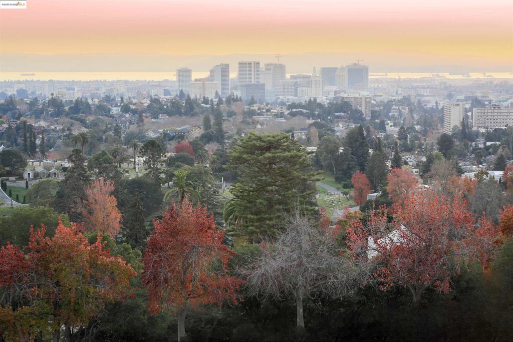 OUTER ROCKRIDGE - Residential