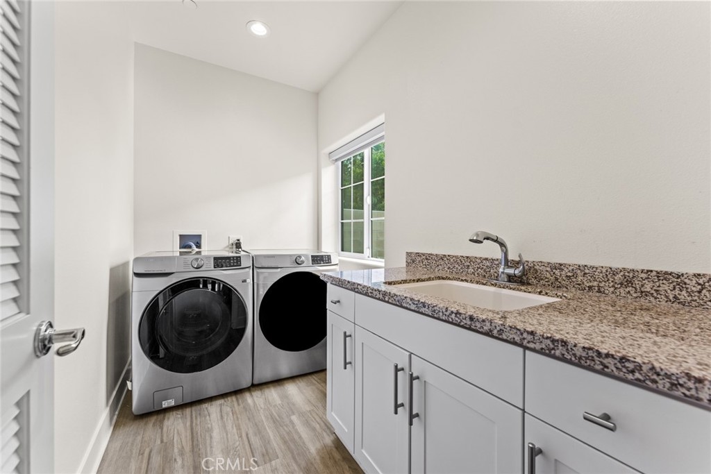 5559 N Burton Avenue