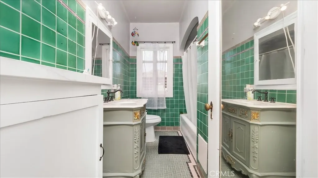 Long Beach, California 90802, United States, 1 Bedroom Bedrooms, ,1 BathroomBathrooms,Residential,Active,125233