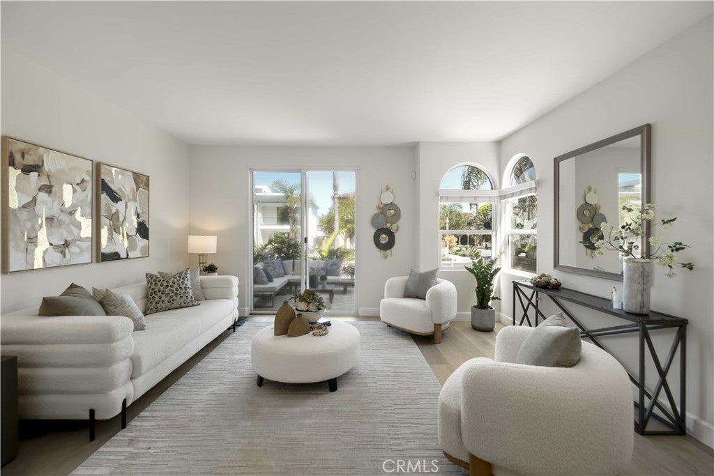 526 12th St ST, Huntington Beach CA 92648