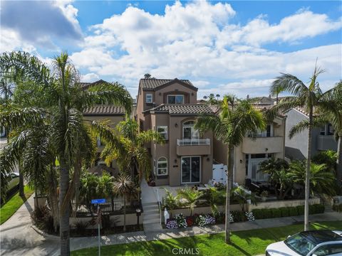 Photo of 526 12th St, Huntington Beach, CA 92648 (MLS # OC26091886)