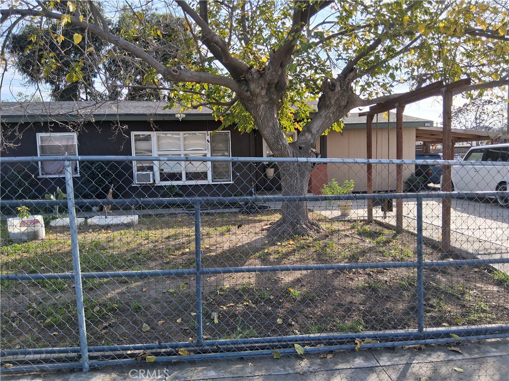1185 W Devonshire