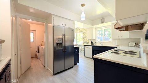 Photo of 1418 Niagara Ave, Claremont, CA 91711 (MLS # CV26059609)