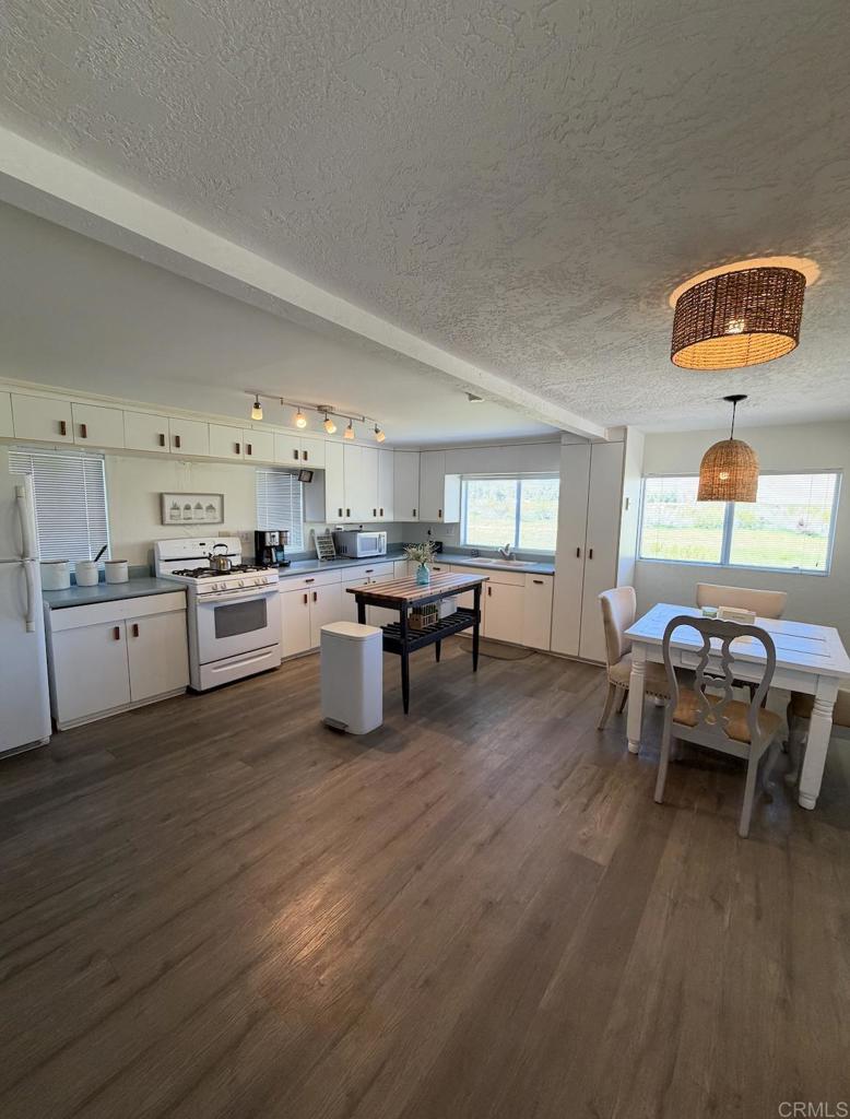 33575 Overland Stage Rte