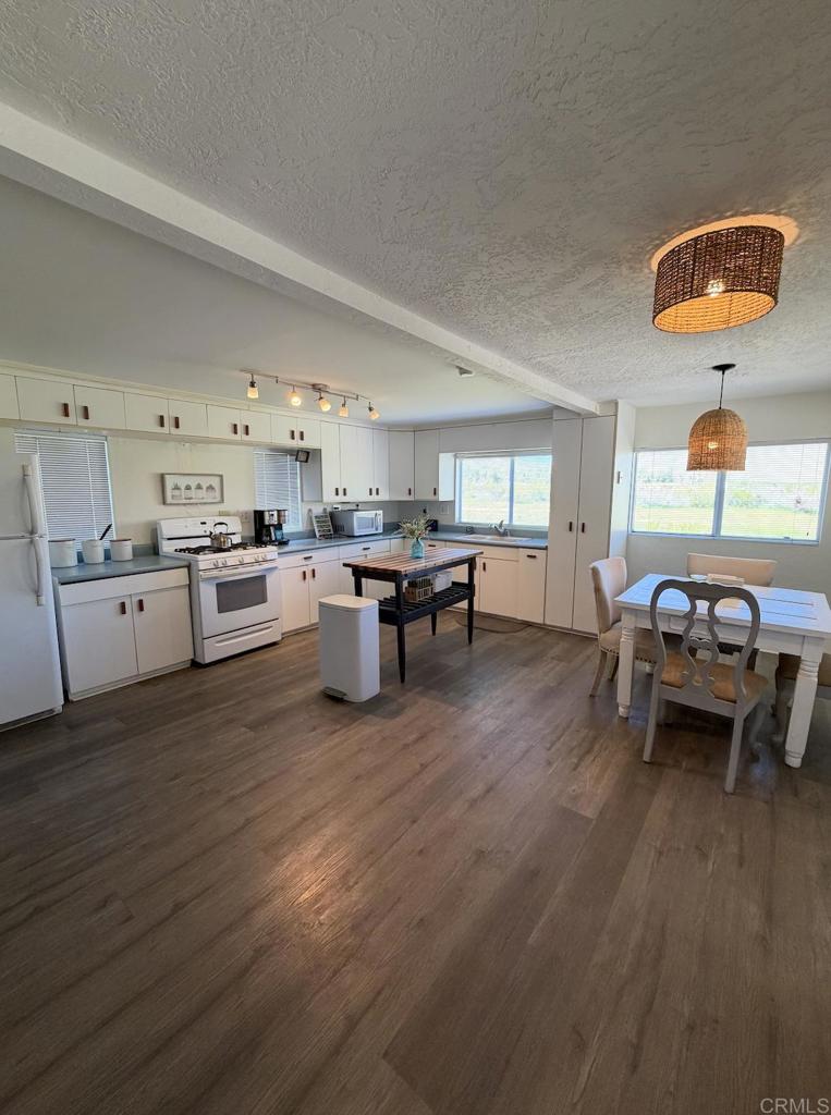 33575 Overland Stage Rte