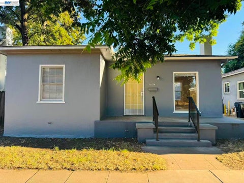 Photo of 1034 x st ST, Sacramento, CA 95818 (MLS # 41142731)