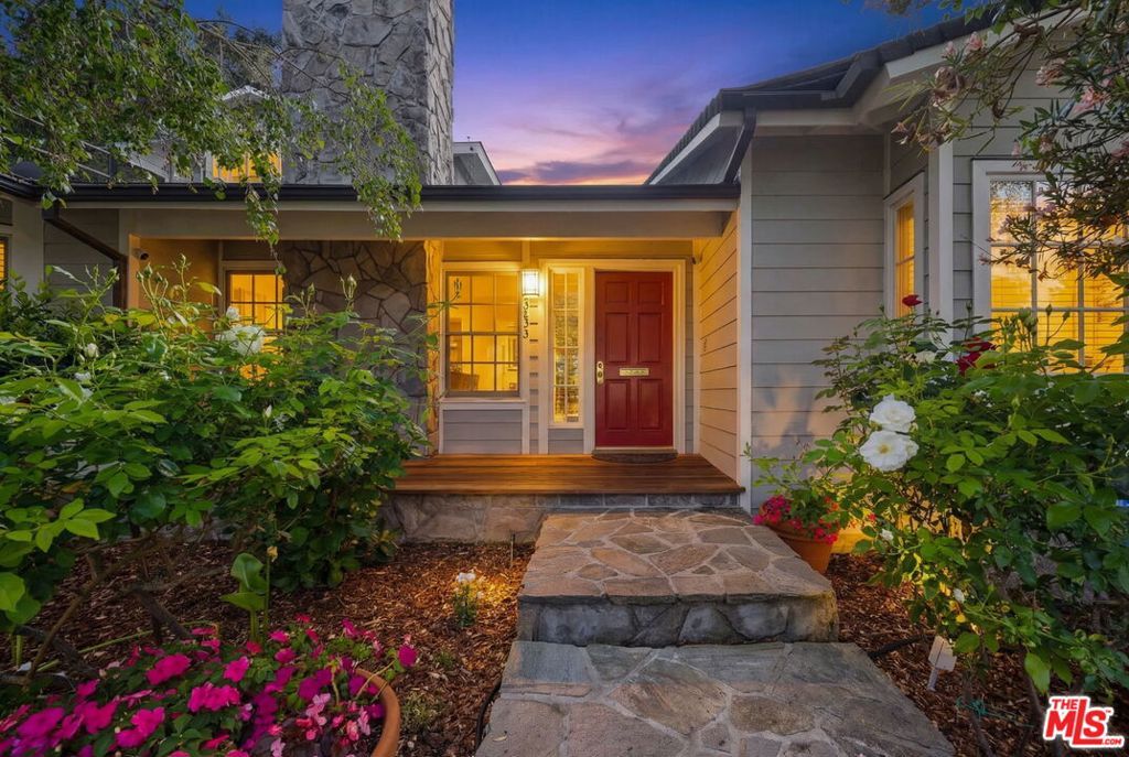 Photo of 3833 Goodland Avenue, Studio City, CA 91604 (MLS # 26661169)