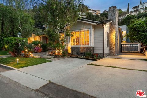 Photo of 3833 Goodland Avenue, Studio City, CA 91604 (MLS # 26661169)