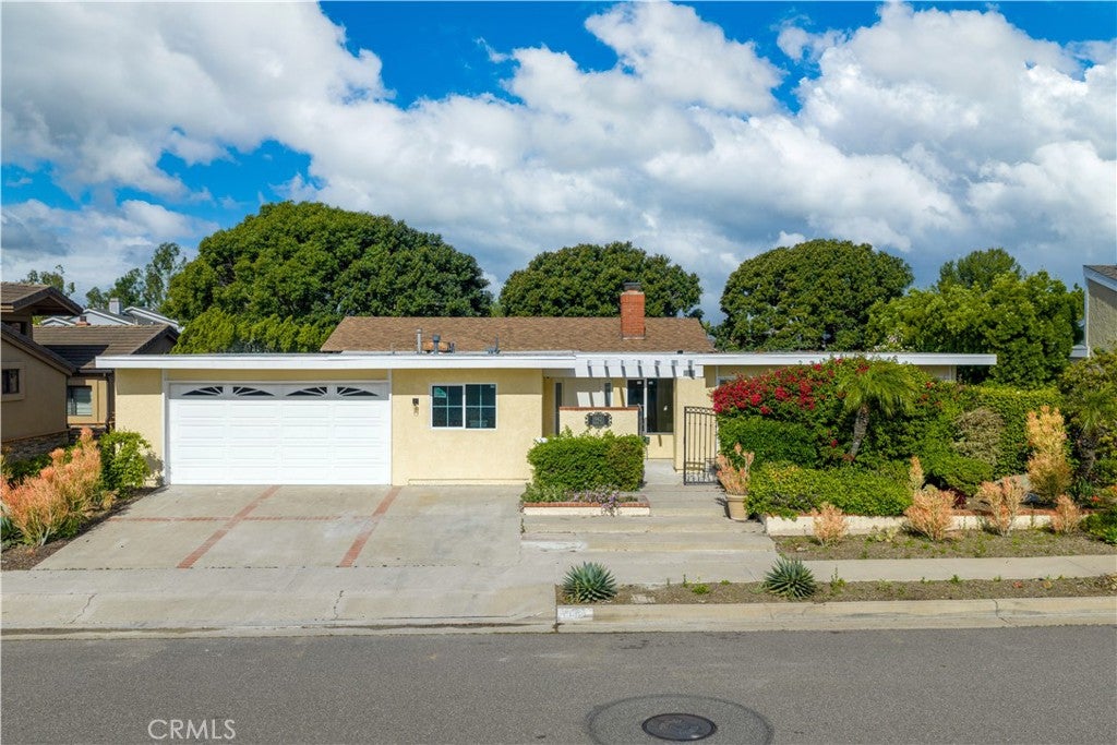 19421 Sierra Lago Rd