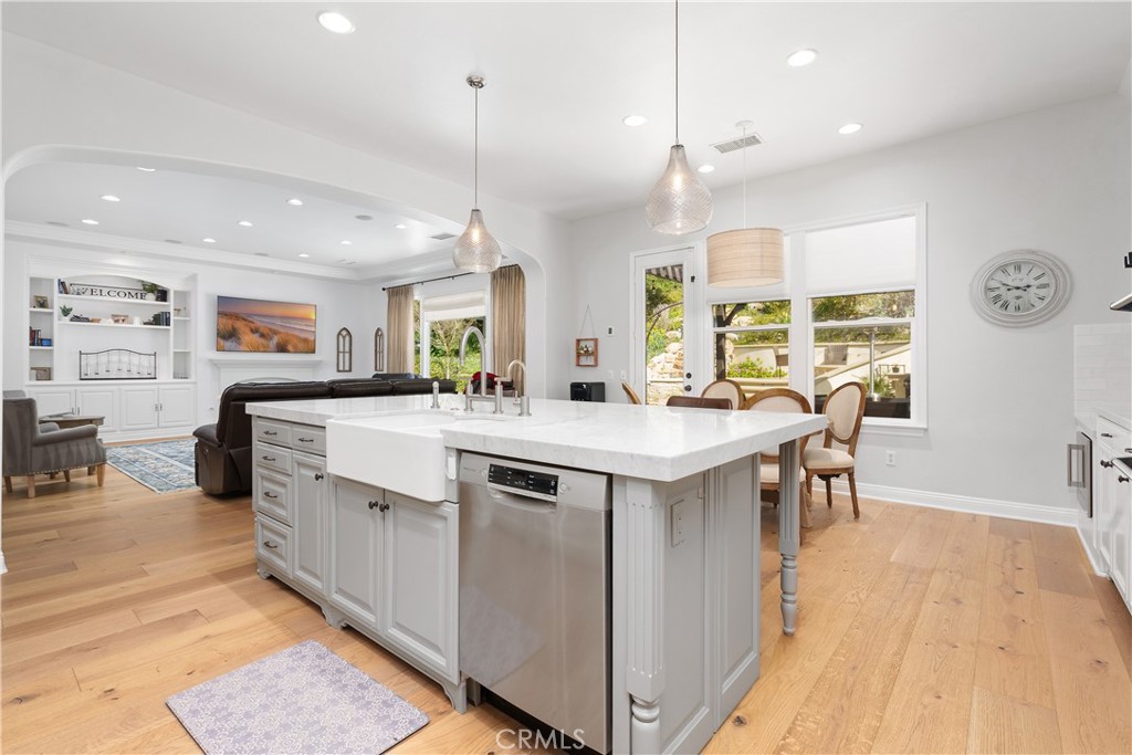 598 N Conejo School Road
