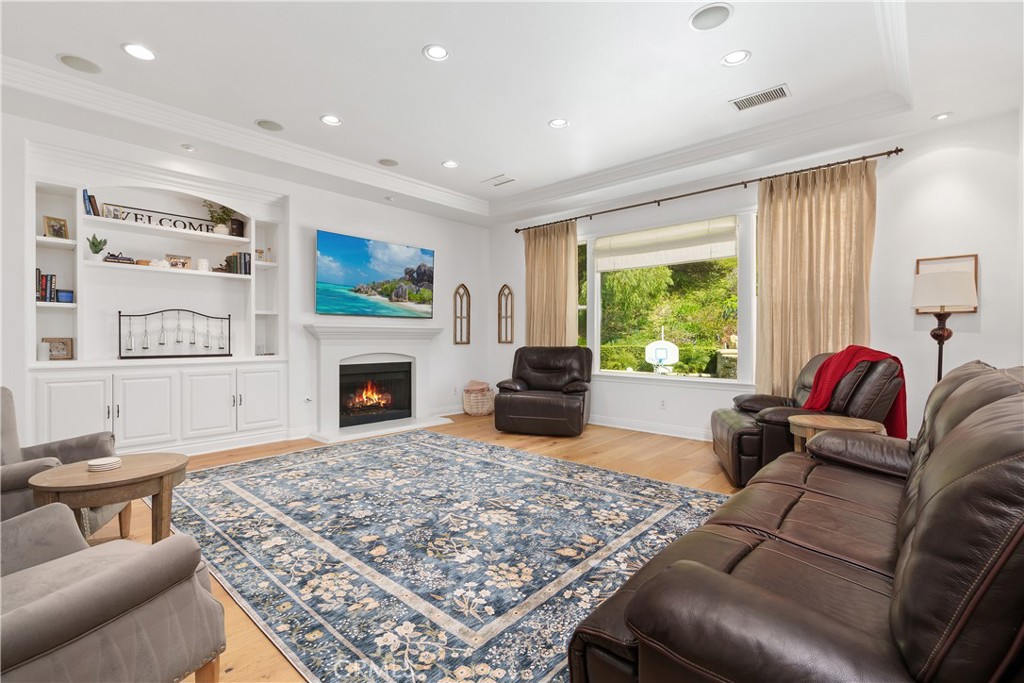 598 N Conejo School Road