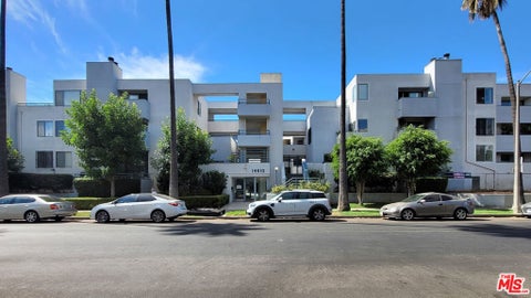 Photo of 14610 Erwin Street #211, Los Angeles, CA 91411 (MLS # 26873133)