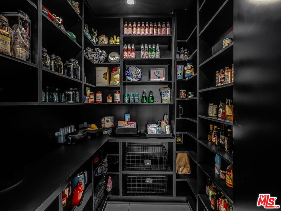 537 N Alta Vista Boulevard