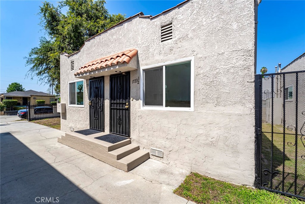 1733 W 84th Place