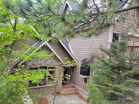 Photo of 28940 Potomac DR, Lake Arrowhead, CA 92352 (MLS # IG26099974)