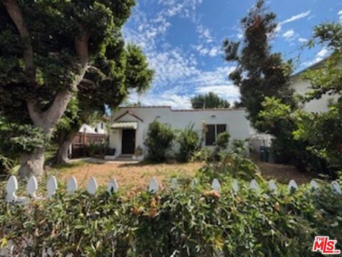 Photo of 1028 N Hayworth Avenue, West Hollywood, CA 90046 (MLS # 25569919)