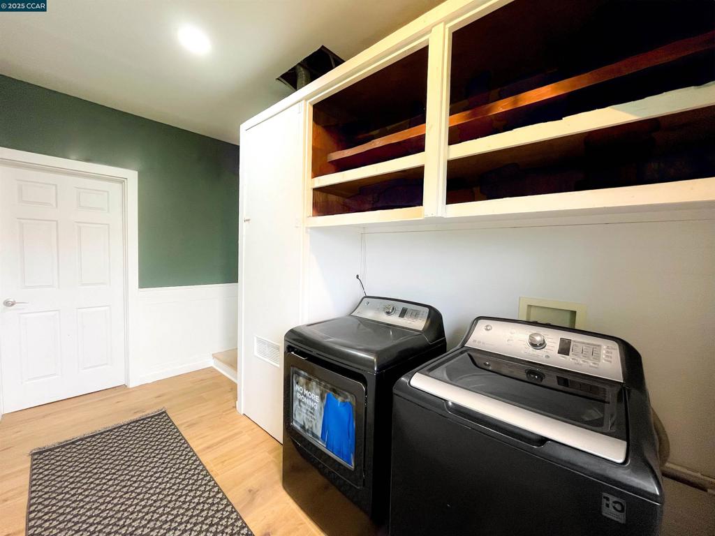 OAKLEY - Residential