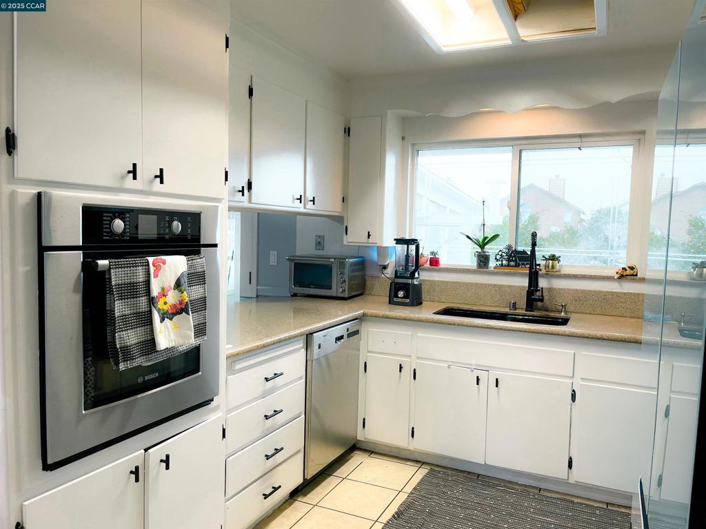 OAKLEY - Residential