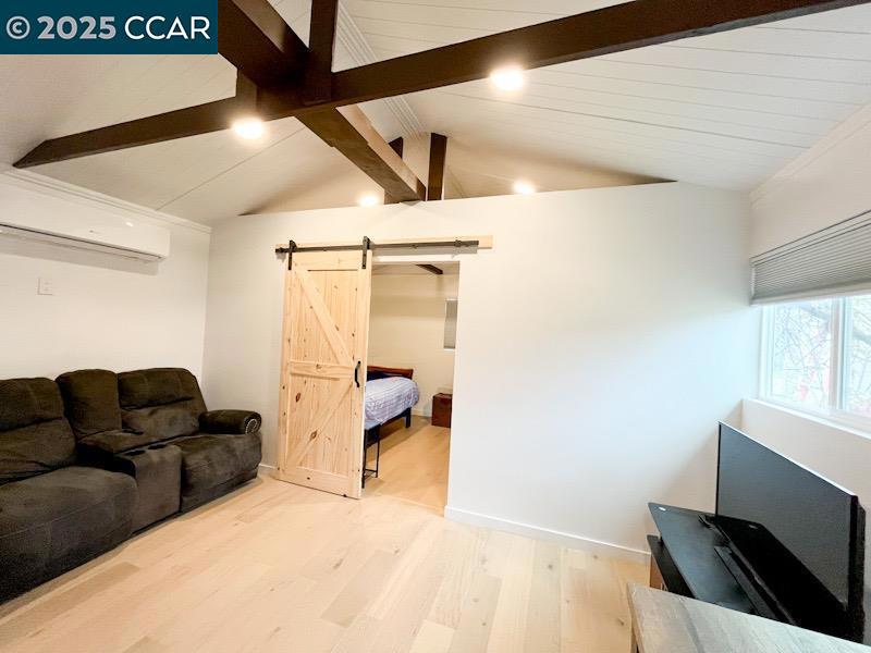 OAKLEY - Residential