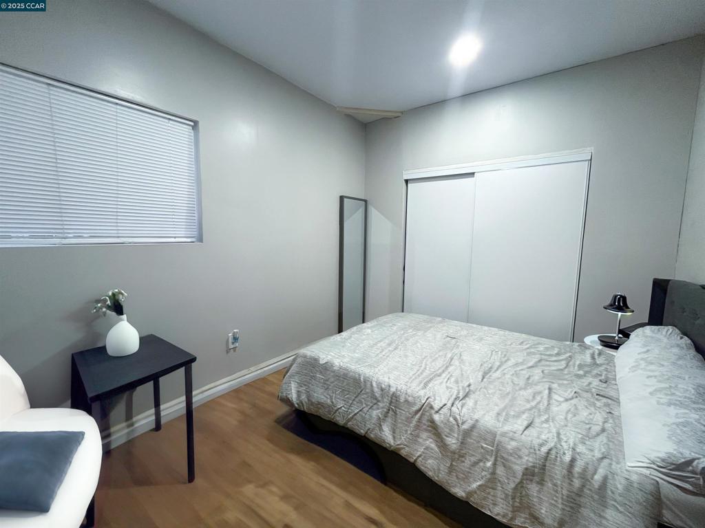 OAKLEY - Residential