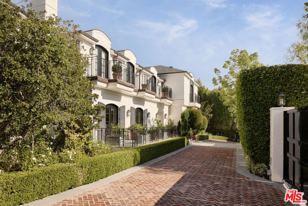 Photo of 250 N Carolwood Drive, Los Angeles, CA 90077 (MLS # 25611933)