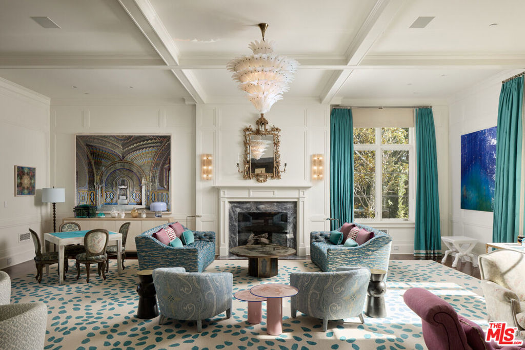 250 N Carolwood Drive