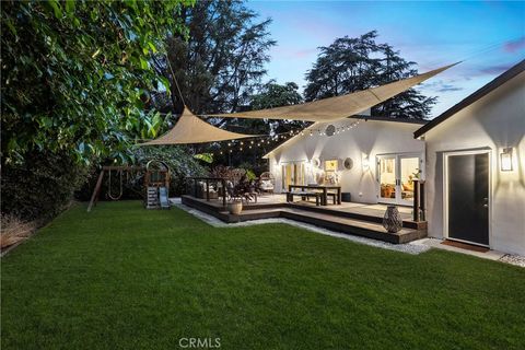 Photo of 13232 Magnolia Boulevard, Sherman Oaks, CA 91423 (MLS # SR25233005)