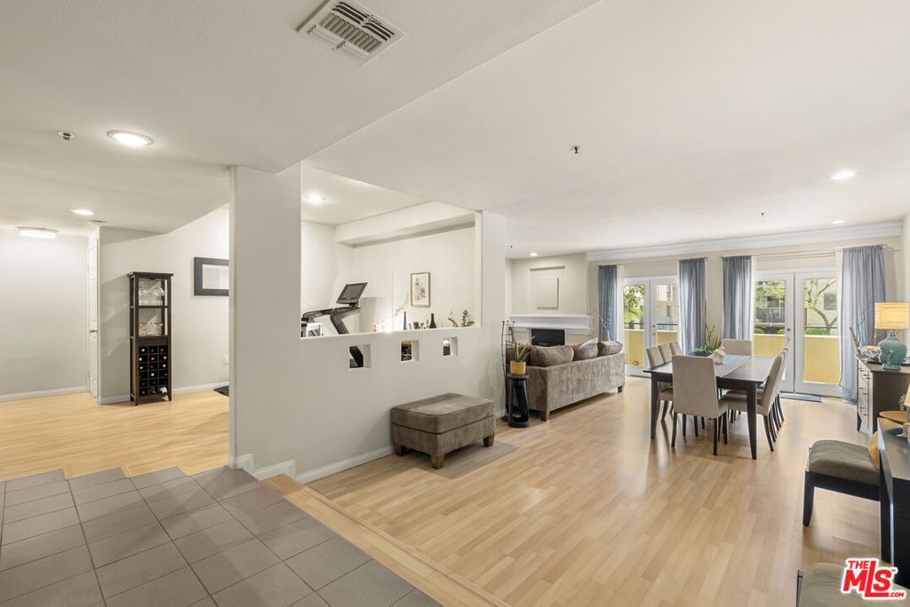 Photo of 12011 Goshen Avenue #102, Los Angeles, CA 90049 (MLS # 26684017)