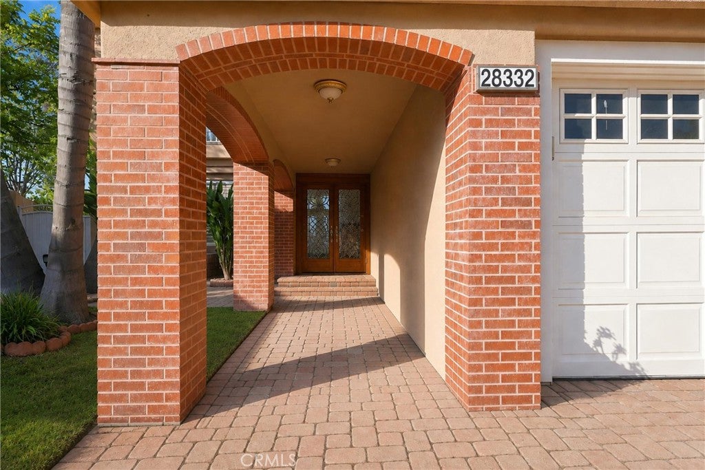 28332 Quiet Hill