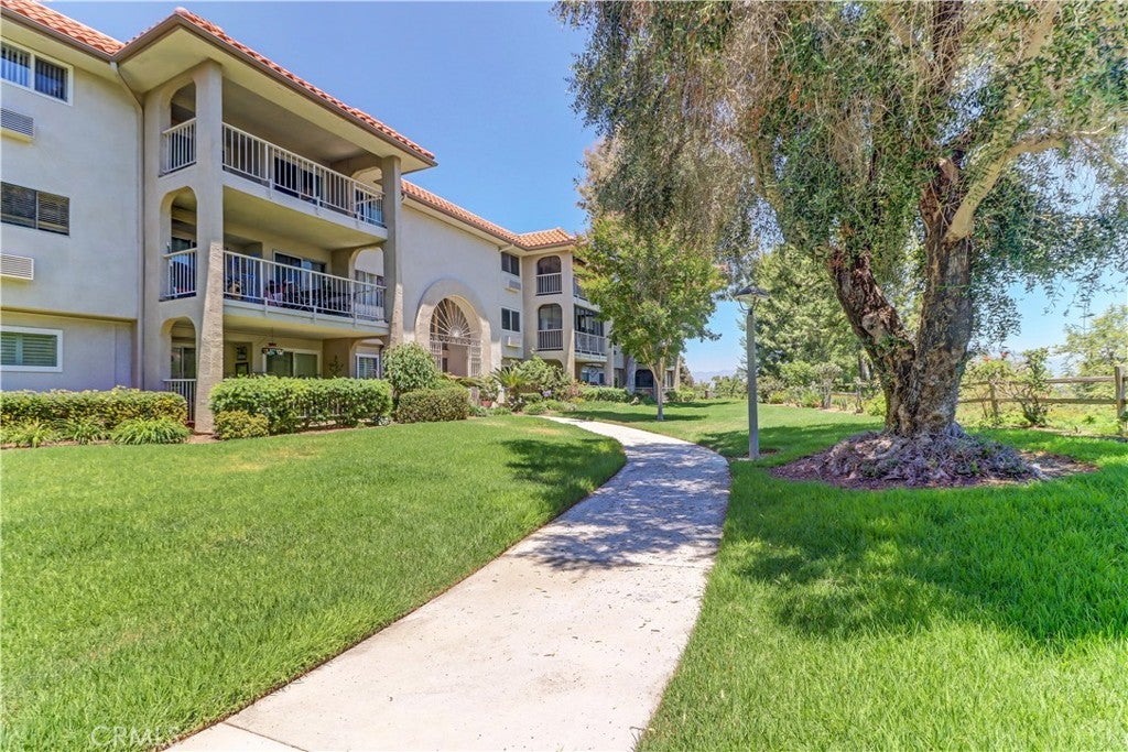 3242 San Amadeo 3F