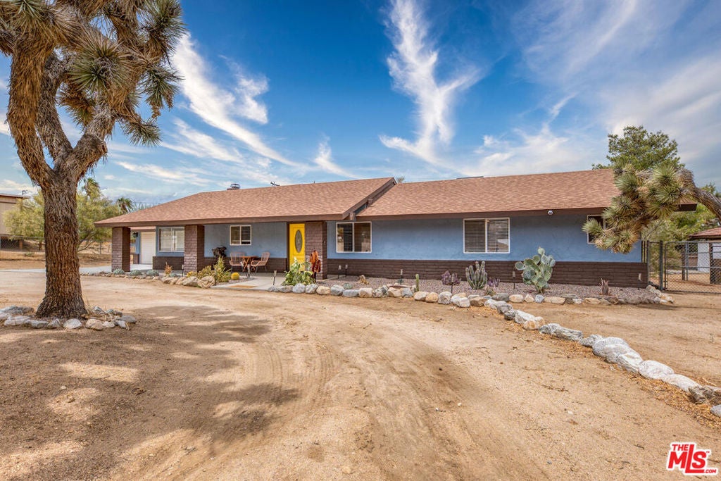 56760 Ivanhoe Drive