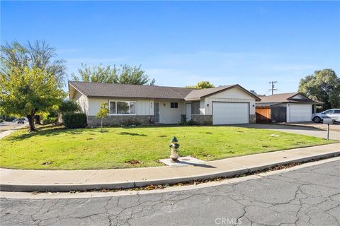 Photo of 409 Borman Avenue, Bakersfield, CA 93308 (MLS # SW25263901)