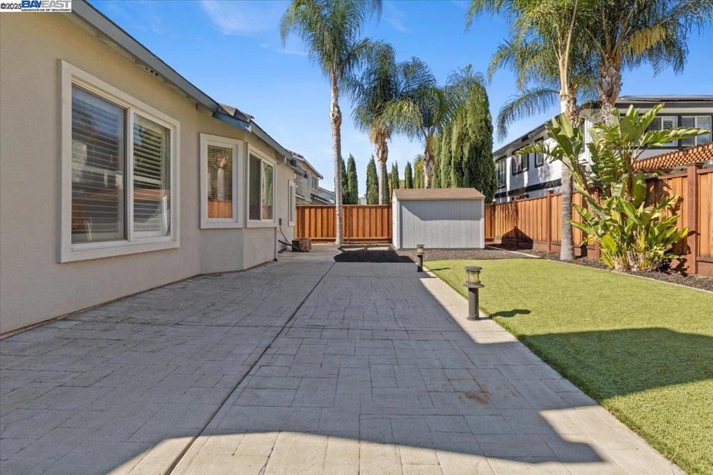 BRENTWOOD - Residential