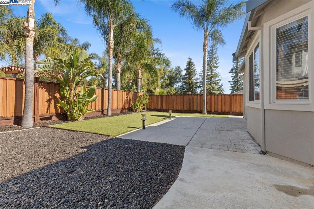 BRENTWOOD - Residential